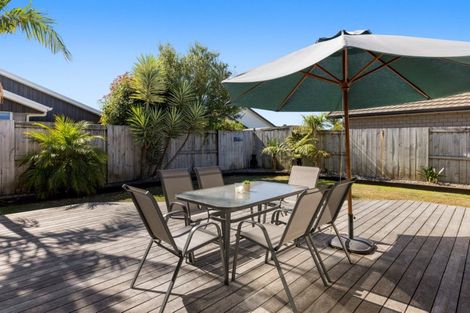 Photo of property in 6 Coutts Street, Papamoa Beach, Papamoa, 3118