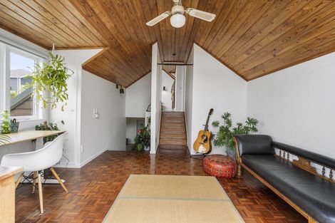 Photo of property in 2/36 Beulah Avenue, Rothesay Bay, Auckland, 0630