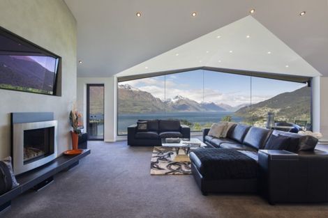 Photo of property in 37 Belfast Terrace, Queenstown, 9300