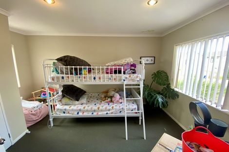 Photo of property in 2 Tavua Lane, Ranui, Auckland, 0612