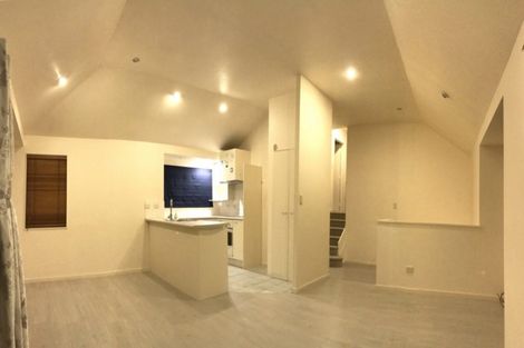 Photo of property in 2/51 Archers Road, Hillcrest, Auckland, 0629