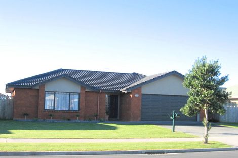 Photo of property in 17 Croftview Road, Wattle Downs, Auckland, 2103