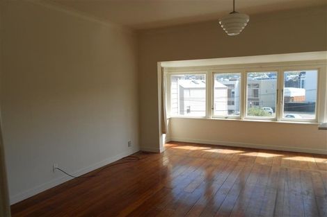 Photo of property in 28 Roxburgh Street, Mount Victoria, Wellington, 6011