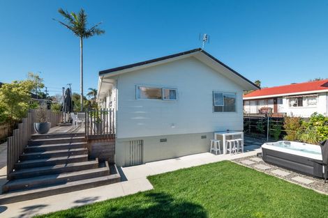 Photo of property in 2/193 Lake Road, Belmont, Auckland, 0622