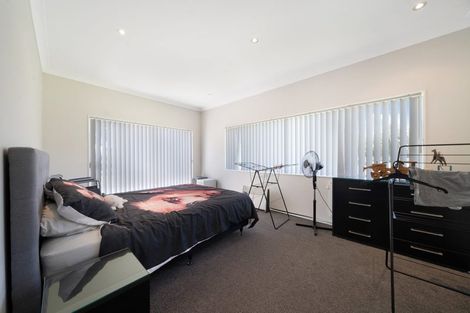 Photo of property in 154 Boord Crescent, Kumeu, 0891