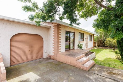Photo of property in 2 Adams Place, Kelvin Grove, Palmerston North, 4414