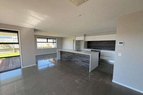 Photo of property in 10 Masters Lane, Waitara, 4320