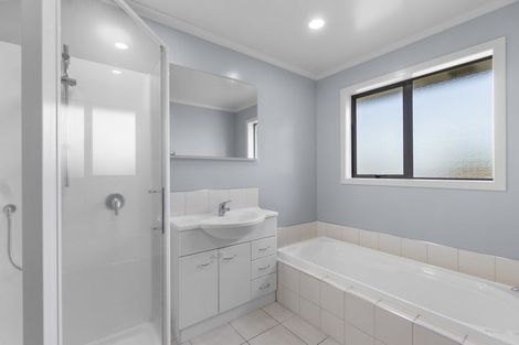 Photo of property in 17 Farleigh Close, Huntington, Hamilton, 3210