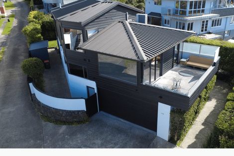 Photo of property in 15b Eastcliffe Road, Castor Bay, Auckland, 0620