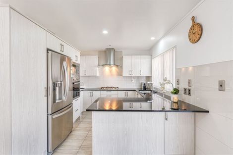 Photo of property in 4 Camberley Court, Manurewa East, Auckland, 2102