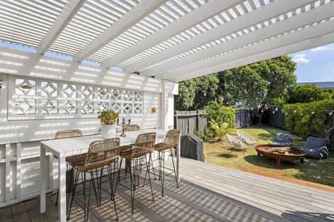 Photo of property in 10 Lee Street, Mount Maunganui, 3116