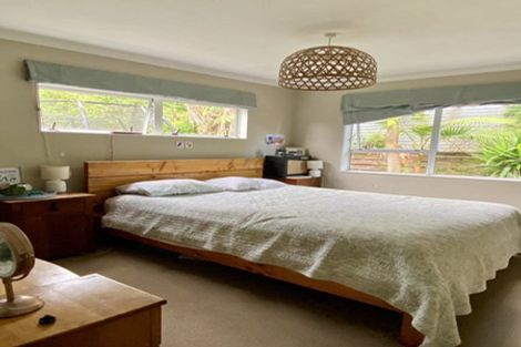 Photo of property in 52 Stillwater Crescent, Stillwater, Silverdale, 0993