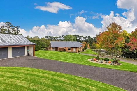 Photo of property in 104 Station Road, Kumeu, 0891