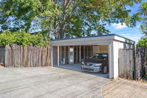 Photo of property in 4050 Great North Road, Glen Eden, Auckland, 0602