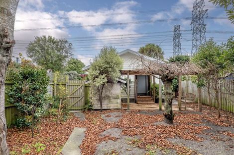 Photo of property in 6 Malabar Crescent, Broomfield, Christchurch, 8042