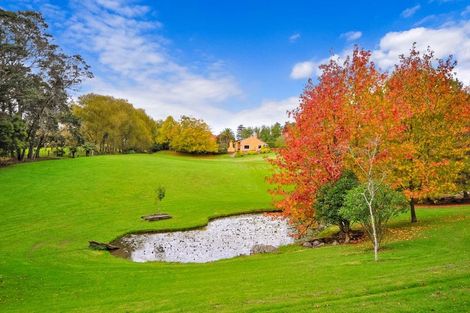 Photo of property in 104 Station Road, Kumeu, 0891