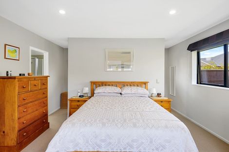 Photo of property in 15 Six Silvers Avenue, Halswell, Christchurch, 8025