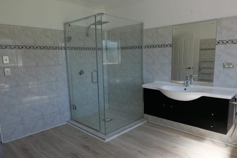 Photo of property in 10 Karu Crescent, Waikanae, 5036