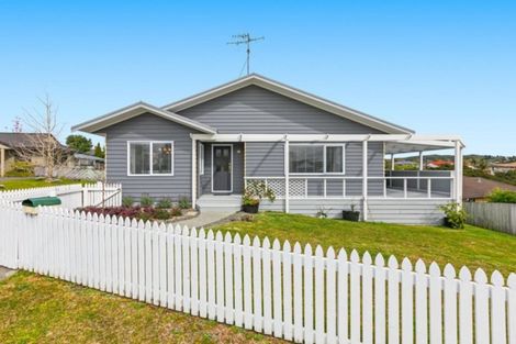 Photo of property in 38 Lysaght Place, Welcome Bay, Tauranga, 3112