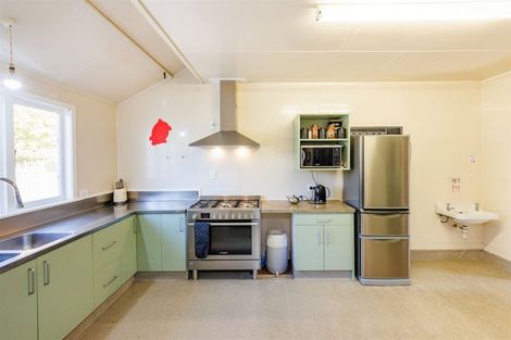 Photo of property in 21 Ongo Road, Hunterville, 4730