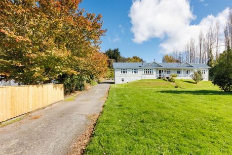 Photo of property in 21 Ongo Road, Hunterville, 4730