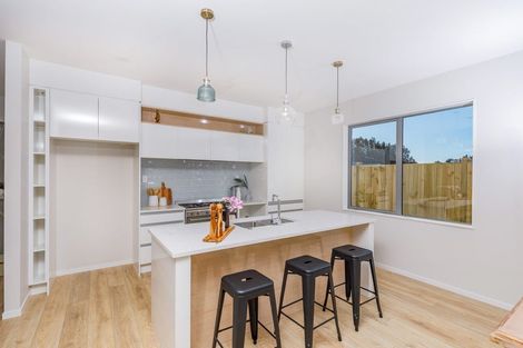 Photo of property in 8 Moemoea Avenue, Kumeu, 0810