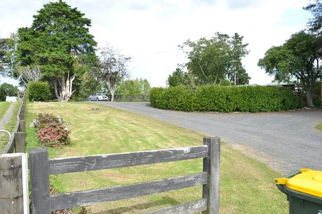 Photo of property in 580 Burtt Road, Runciman, Drury, 2578