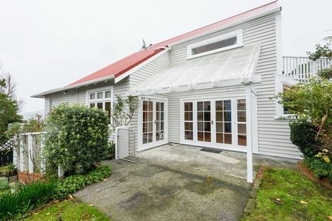Photo of property in 15 Aranoni Street, Island Bay, Wellington, 6023