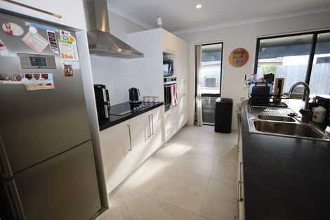 Photo of property in 17 Harding Drive, Papamoa Beach, Papamoa, 3118