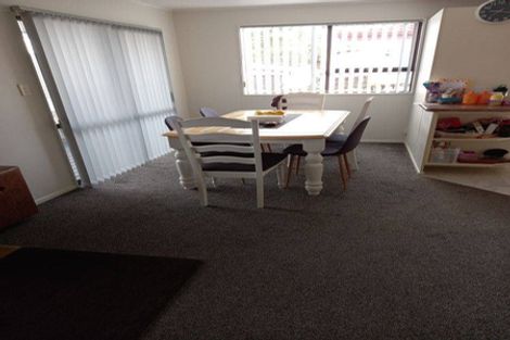 Photo of property in 6 Marco Place, Highland Park, Auckland, 2010