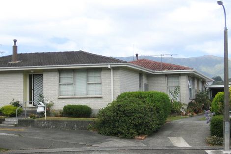 Photo of property in 1/20 Harvard Grove, Totara Park, Upper Hutt, 5018