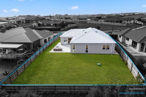 Photo of property in 21 Tahuna Minhinnick Drive, Glenbrook, 2681