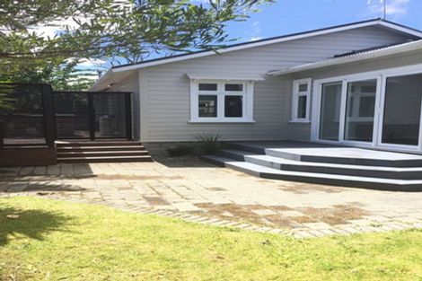 Photo of property in 120 Knights Road, Hutt Central, Lower Hutt, 5010