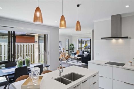 Photo of property in 5 O Ruamano Crescent, Pukekohe, 2120