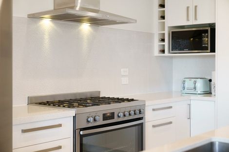 Photo of property in 77 Te Kio Crescent, Papamoa Beach, Papamoa, 3118