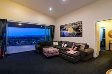 Photo of property in 12 Linden Place, Matipo Heights, Rotorua, 3015