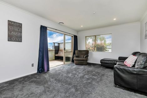 Photo of property in 2/108 Awaruku Road, Torbay, Auckland, 0630