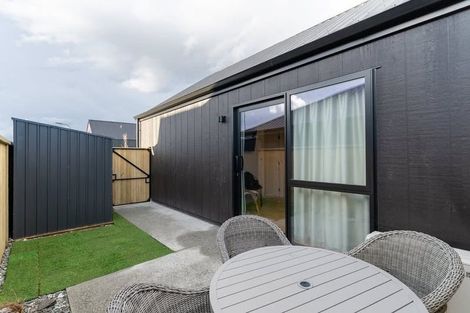 Photo of property in 19 Shelduck Road, Jacks Point, 9371