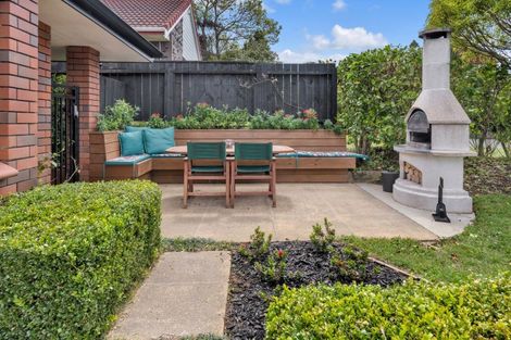 Photo of property in 6 Citation Way, Botany Downs, Auckland, 2010