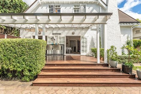 Photo of property in 9 Selwyn Crescent, College Estate, Whanganui, 4500