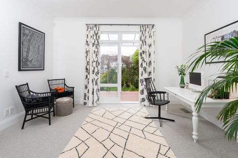 Photo of property in 15 Wesley Road, Kelburn, Wellington, 6012