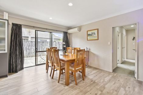 Photo of property in 25 Girvan Terrace, Wattle Downs, Auckland, 2103