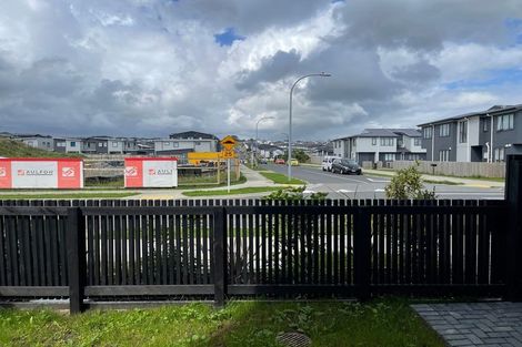 Photo of property in 1/5g Dishys Road, Flat Bush, Auckland, 2019