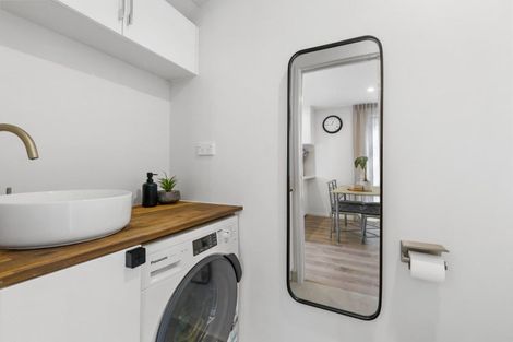 Photo of property in 3/37 Camelot Place, Glenfield, Auckland, 0629