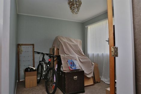 Photo of property in 21 Edelweiss Grove, Timberlea, Upper Hutt, 5018