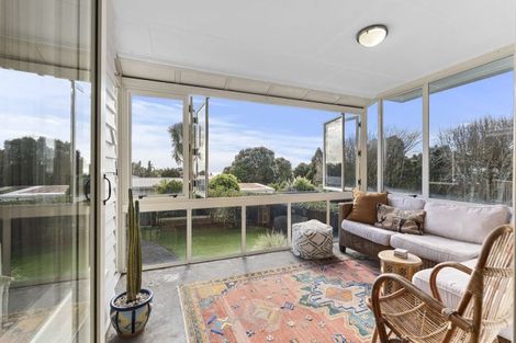 Photo of property in 37 Mcfarlane Street, Oakura, 4314