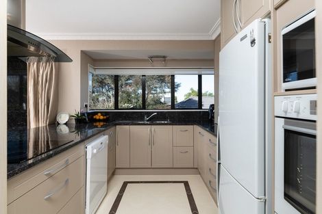 Photo of property in 30b Seaview Road, Otumoetai, Tauranga, 3110