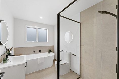 Photo of property in 21 Tahuna Minhinnick Drive, Glenbrook, 2681