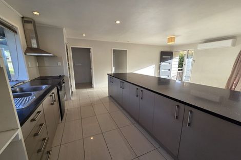 Photo of property in 67 Redoubt Road, Goodwood Heights, Auckland, 2105