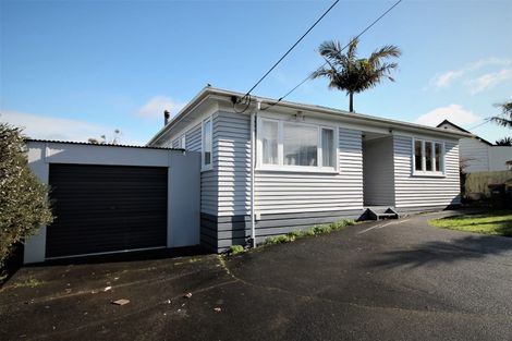 Photo of property in 1/1 Wattle Road, Sunnyvale, Auckland, 0612